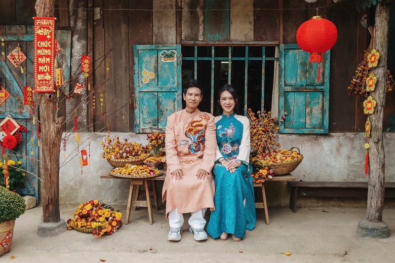 Điều khác lạ là diện mạo của đạo diễn Lý Hải có sự thay đổi rõ rệt sau 2 tháng quay phim. Anh “lăn xả” từ Bắc chí Nam, có lẽ bởi những khó khăn và áp lực công việc nhiều hơn gấp bội các phần trước.