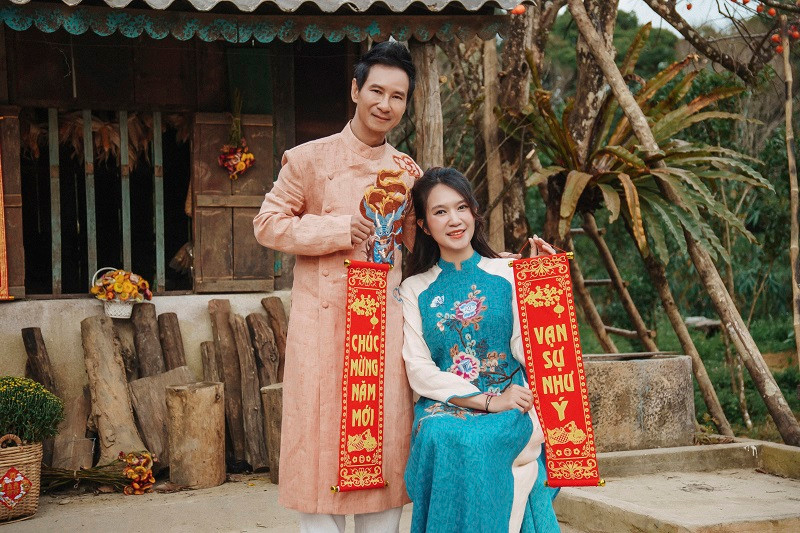 Thay vì mọi năm Lý Hải sẽ đưa gia đình đi du xuân, thì Tết năm nay anh sẽ dành nhiều thời gian hơn cho công việc.