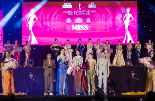 Hai thi sinh dang quang trong chung ket Hoa hau Tham my Viet Nam-Hinh-2
