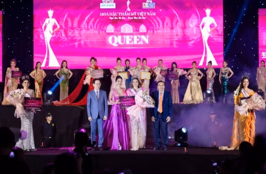 Hai thi sinh dang quang trong chung ket Hoa hau Tham my Viet Nam-Hinh-5