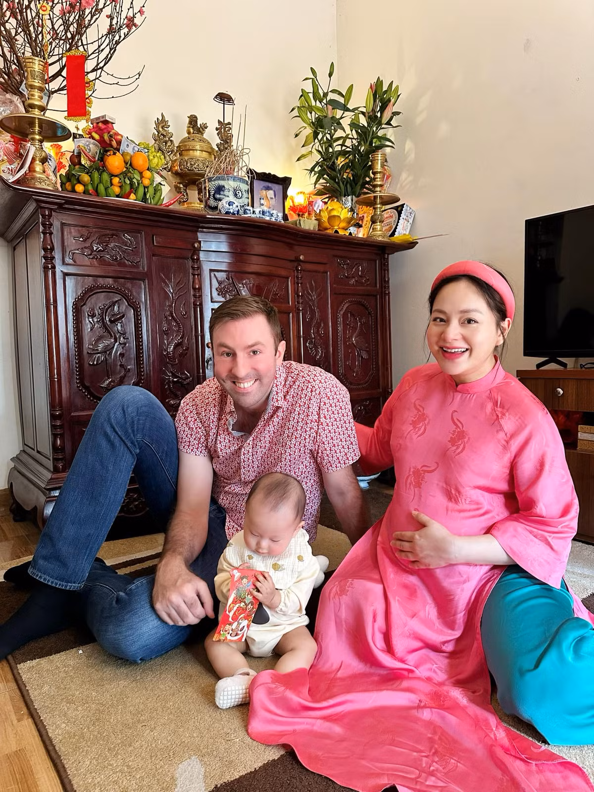 Mang thai lần hai, Lan Phương cho biết, những tháng đầu của thai kỳ, cô nghén dữ dội, chỉ có thể nằm, không làm được việc gì. Từ tháng thứ 5 trở đi, nữ diễn viên hoạt động bình thường, nhanh nhẹn, sức khỏe ổn định.