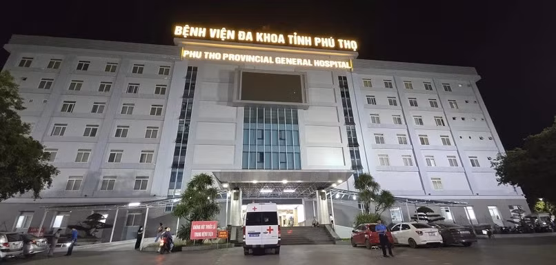 Tin mới về sức khỏe nam sinh bị đánh chấn thương sọ não Tin moi ve suc khoe nam sinh bi danh chan thuong so nao