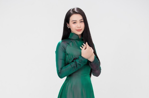 Hoang Tam Anh to chuc minishow “Nhung buoc chan am tham”