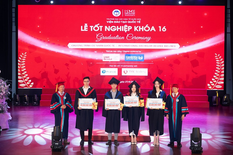 Đối với Trịnh Thùy Linh, học vấn là con đường cô luôn muốn theo đuổi và hoàn thành tốt nhất có thể. Tuy áp lực về học tập như các bạn đồng trang lứa, cùng với lịch trình hoạt động các dự án của bản thân nhưng cô không cho phép bản thân bỏ cuộc một trong hai mà luôn cố gắng cân bằng.