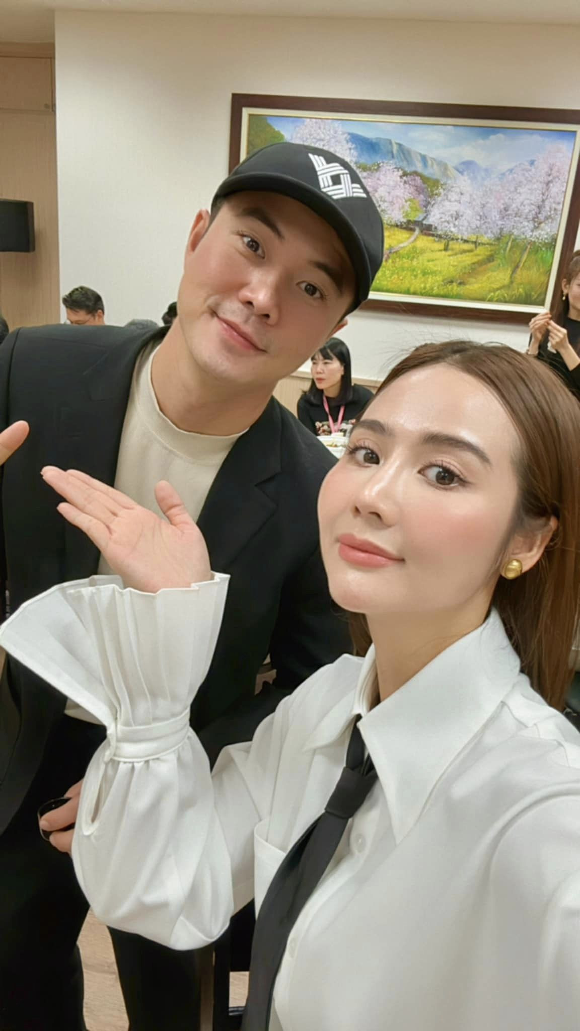 Huyền Lizzie gặp lại 'bác sĩ Tuấn' Phùng Đức Hiếu.