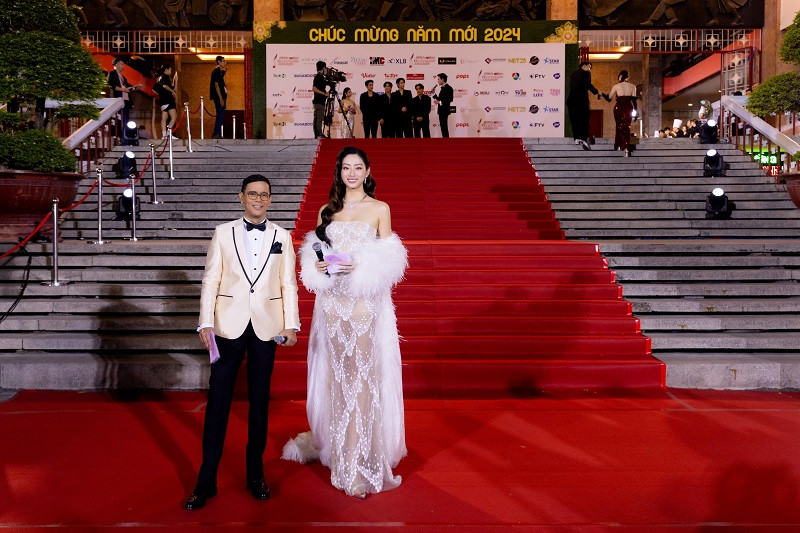 Trong hai ngày sự kiện diễn ra, nàng hậu sinh năm 2000 đảm nhận vai trò dẫn chương trình bên cạnh dàn host gồm: Tonipet Gaba, Kayla Rivera và Louis Hesse.