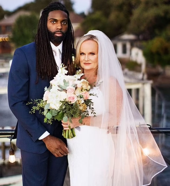 Nguoi phu nu mung nhu trung so khi lay chong kem 21 tuoi-Hinh-2