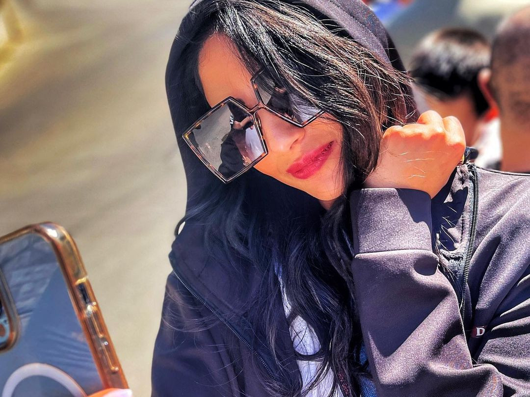 Hình ảnh cuối cùng cô đăng tải trên trang cá nhân là vào tháng 9/2023. Dima sống kín tiếng và hiếm khi chia sẻ hình ảnh công việc.