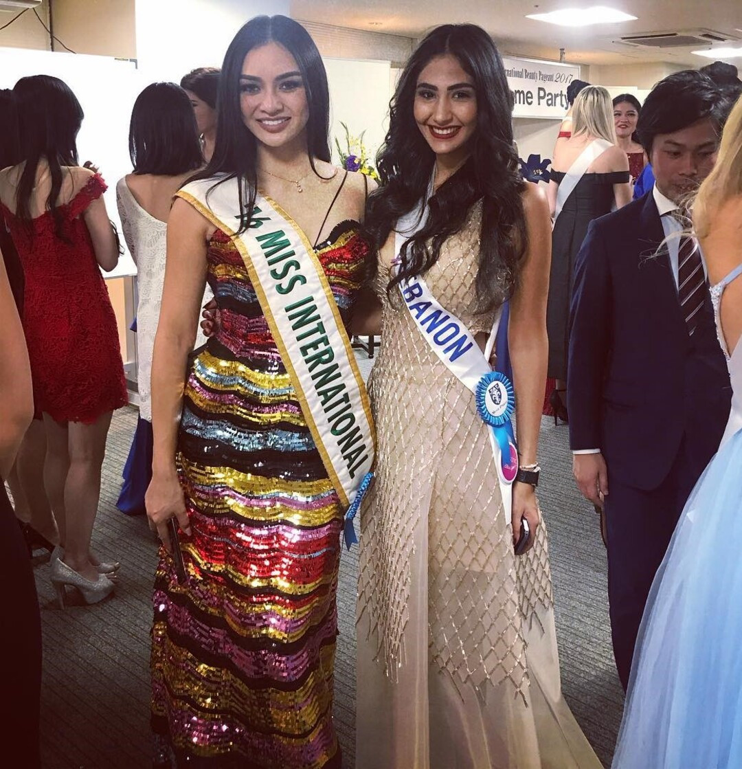 Dima "đọ sắc" cùng Hoa hậu Quốc tế 2016 Kylie Verzosa.