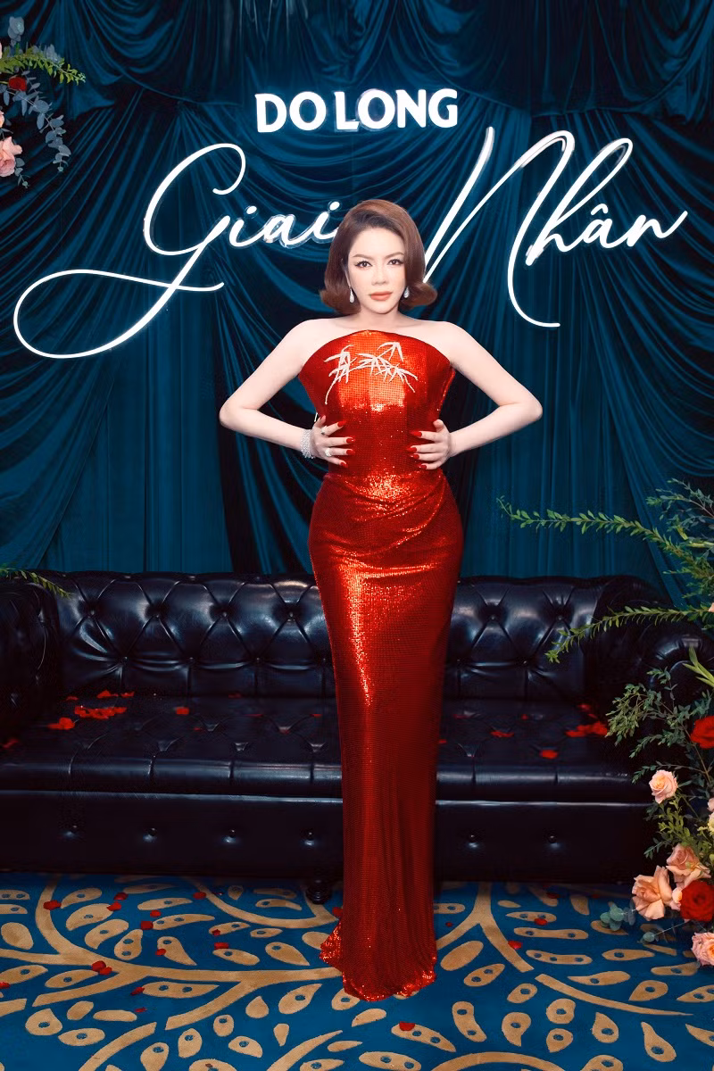 Cô cũng tiết lộ phải mua đến 5 két sắt mới đựng hết số kim cương trong nhà.