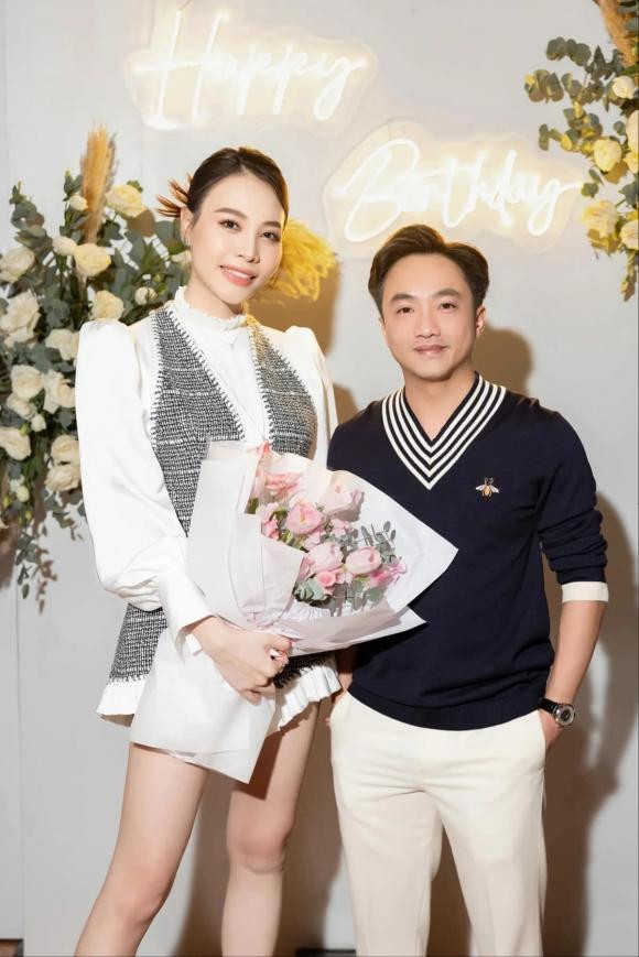 Cuong Do La - Dam Thu Trang 1 thang bien mat khoi mang xa hoi-Hinh-3