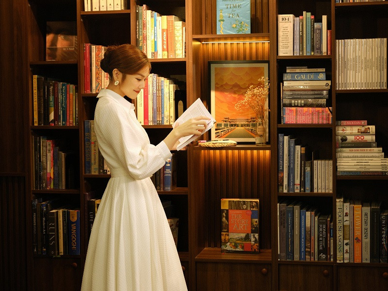 Thành công trong sự nghiệp, nữ siêu mẫu hiện tại còn có cuộc sống hôn nhân viên mãn bên nhạc trưởng Trần Nhật Minh.