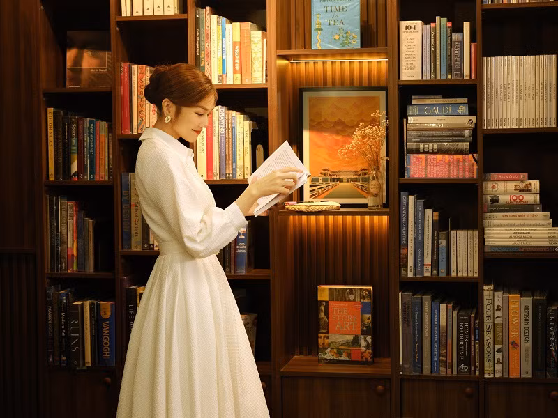 Thành công trong sự nghiệp, nữ siêu mẫu hiện tại còn có cuộc sống hôn nhân viên mãn bên nhạc trưởng Trần Nhật Minh.