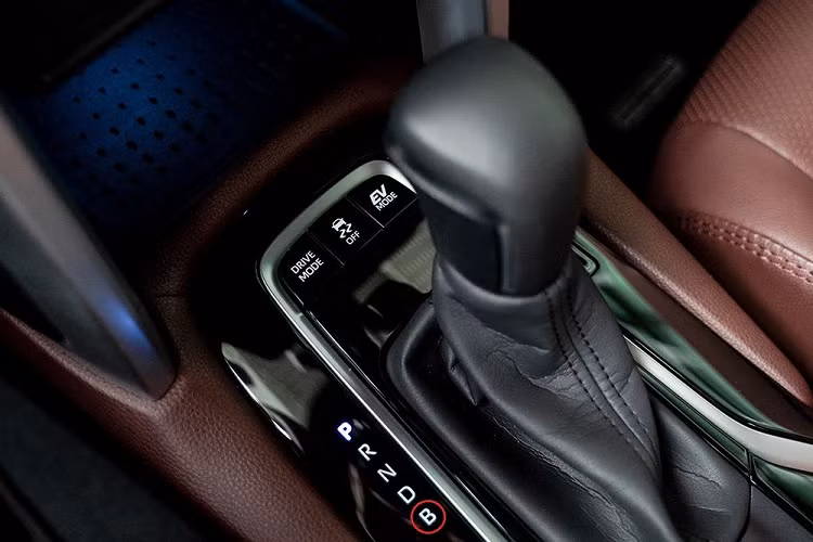 So B tren xe oto hybrid la gi va co tac dung nhu the nao?