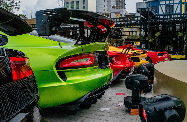 Với thông số trên, Dodge SRT Viper ACR dễ dàng tăng tốc từ vị trí xuất phát lên 100km/h chỉ trong thời gian 3,4giây trước khi đạt tốc độ tối đa 332 km/h.