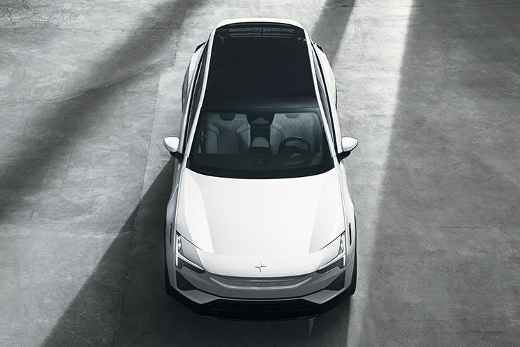 Theo công bố, giá xe Polestar 3 2023 có mức khởi điểm 85.300 USD (khoảng 1,95 tỷ đồng) và thêm 6.000 USD (khoảng 138 triệu đồng) nếu bổ sung gói nâng cấp hiệu suất. Những chiếc xe đầu tiên sẽ đến tay khách hàng vào cuối năm 2023. Polestar 3 sẽ cạnh tranh trực tiếp cùng 2 mẫu SUV điện đầu bảng là Mercedes-Benz EQS và Tesla Model X.