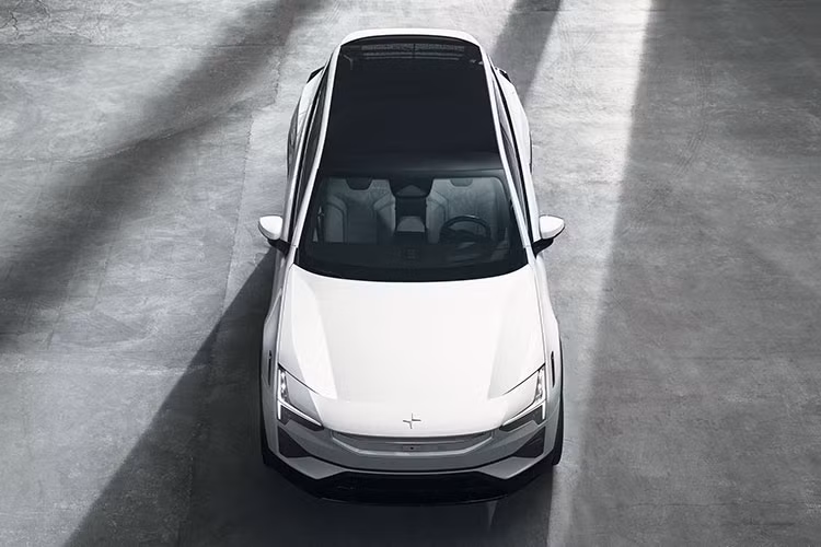 Theo công bố, giá xe Polestar 3 2023 có mức khởi điểm 85.300 USD (khoảng 1,95 tỷ đồng) và thêm 6.000 USD (khoảng 138 triệu đồng) nếu bổ sung gói nâng cấp hiệu suất. Những chiếc xe đầu tiên sẽ đến tay khách hàng vào cuối năm 2023. Polestar 3 sẽ cạnh tranh trực tiếp cùng 2 mẫu SUV điện đầu bảng là Mercedes-Benz EQS và Tesla Model X.