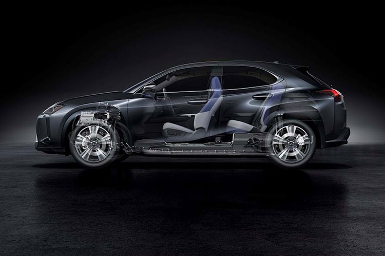 Do đó, Lexus đã quyết định tung ra bản facelift dành cho UX 300e với các nâng cấp tập trung về mặt trang bị vận hành. Điểm mới đáng giá nhất trên SUV điện Lexus UX 300e 2023 là bộ pin, với dung lượng tăng từ 54,4 kWh lên 72,8 kWh.