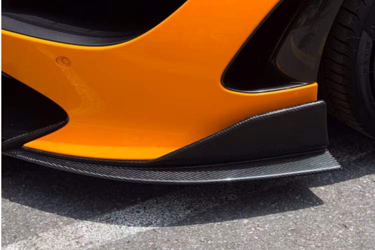 Những chi tiết còn thiếu trong gói độ đầy đủ gồm cánh gió và líp hông. Hiện chưa rõ siêu xe này còn được nâng cấp thêm hay không.