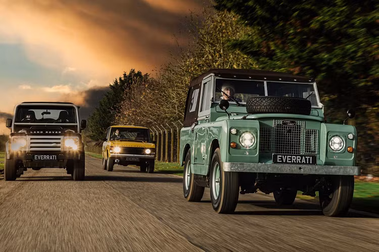 Không chỉ là việc ghép hệ thống truyền động EV cho Range Rover Classic và Defender, thương hiệu đến từ Oxfordshire, Anh chuyên biến những mẫu xe mang tính biểu tượng như Porsche 911 và Mercedes-Benz SL thành những mẫu xe bền vững "thích ứng với tương lai".