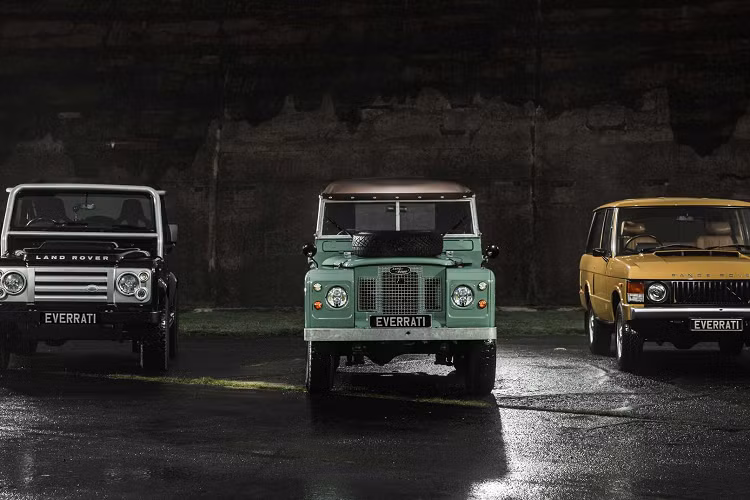 Ngoài công nghệ hệ thống truyền động EV mới nhất, Everrati còn chế tạo tất cả các mẫu xe của mình bằng vật liệu sang trọng bền vững, bao gồm cả da có hàm lượng carbon thấp từ Bridge of Weir.