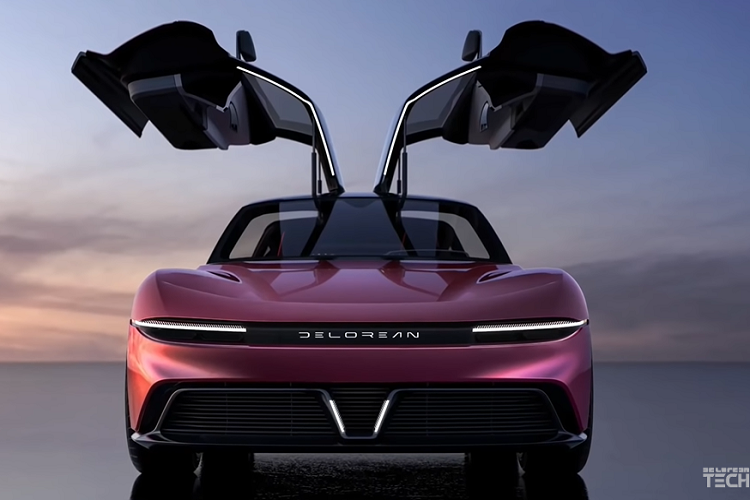 Người lái có một cụm đồng hồ kỹ thuật số rộng và vô lăng đáy phẳng. Việc tiếp cận hàng ghế sau sẽ thật dễ dàng nhờ các cửa cánh chim rộng lớn nào và không có cột B. DeLorean hiện vẫn kín tiếng về các chi tiết của hệ dẫn động, nhưng họ cho biết Alpha-5 cần 3,4 giây để đạt tốc độ 96 km/h, và đạt tốc độ tối đa ở mức giới hạn điện tử 240 km/h.