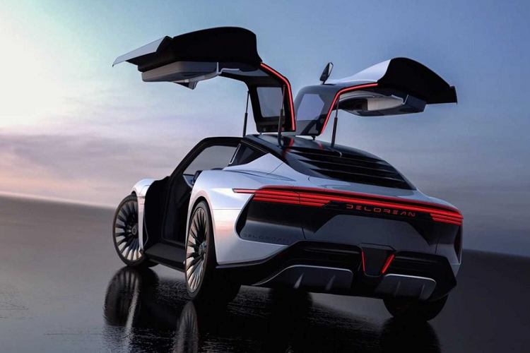 Sau khi chính thức ra mắt công chúng vào tháng 8 tại Pebble Beach, xe sẽ đi vào sản xuất trong năm 2024. Mức giá xe DeLorean Alpha-5 hiện vẫn chưa được công bố.