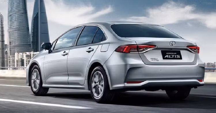 Mức giá xe Toyota Corolla Altis 2022 vẫn là một ẩn số tại Việt Nam. Với thế hệ mới này, Corolla Altis và Honda Civic chuẩn bị đón bán nâng cấp. Hiện tại ở phân khúc sedan hạng C chỉ còn Hyundai Elantra là vẫn “bình chân như vại” nhưng sẽ không tụt lại phía sau quá lâu.
