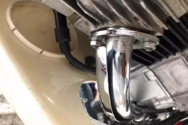 Anh Tiến cho biết anh cũng không có ý định đổ xăng và chạy chiếc xe Honda Dream II gần 2 tỷ đồng này mà chỉ để ngắm, sưu tầm.