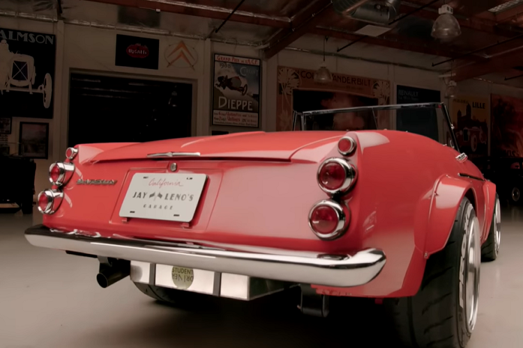 Nó là một động cơ tăng áp 4 xi-lanh dung tích 2.0 lít, tạo ra khoảng 300 mã lực và 352 Nm mô-men xoắn cực đại. Nó không chạy kèm bộ tăng áp ban đầu mà thay vào đó là một bộ tăng áp hậu mãi GReddy. Spagnola cũng lắp đặt hệ thống phanh trước và sau, cùng xi-lanh chính lấy từ một chiếc Nissan 300ZX.