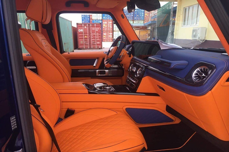 Chiếc biển số thần tài nhỏ và thần tài lớn lại 1 lần nữa khiến giới bốc biển số đẹp tại Việt Nam phải nể độ "mát tay" của doanh nhân ở Hải Phòng. Như vậy, chiếc xe Brabus 800 Widestar đã có biển số sau hơn 2 năm về Hải Phòng làm dâu.