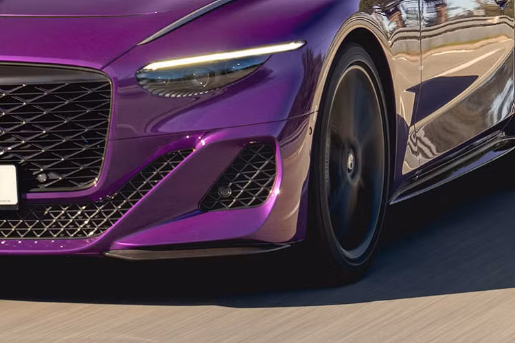 Mặc dù động cơ đang “bước vào tuổi xế chiều”, nhưng các kỹ sư vẫn quyết định phát triển thêm khối động cơ này, trang bị cho động cơ một bộ hút khí mới, bộ tăng áp nâng cấp, bộ làm mát xen kẽ mạnh mẽ và một số chi tiết khác được hiệu chỉnh lại. Không dừng lại ở đó, động cơ còn được trang bị ống xả titan cùng các chi tiết ống xả được hoàn thiện bằng vật liệu titan in 3D.