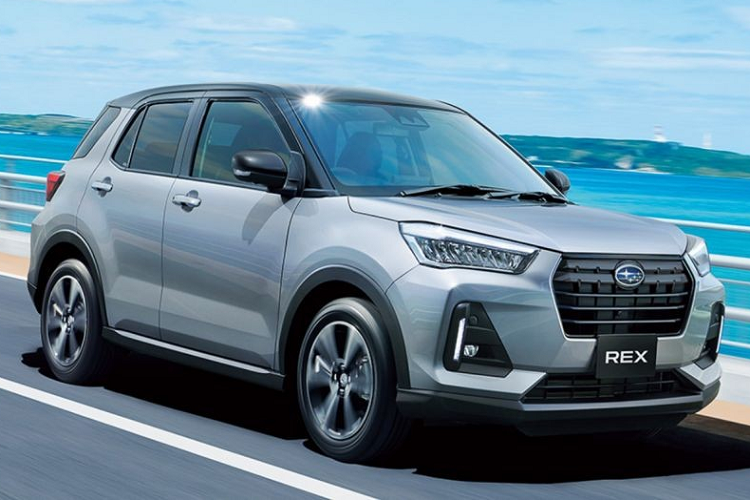 Đúng như tin đồn từ trước đó, hãng Subaru đã đưa mẫu xe REX trở lại thị trường sau 20 vắng bóng. Trong lần trở lại này, Subaru REX 2023 mới được bán ra tại thị trường Nhật Bản dưới dạng SUV hạng A. Tuy nhiên, thay vì phát triển mới, hãng Subaru lại chế tạo REX 2023 dựa trên Toyota Raize.