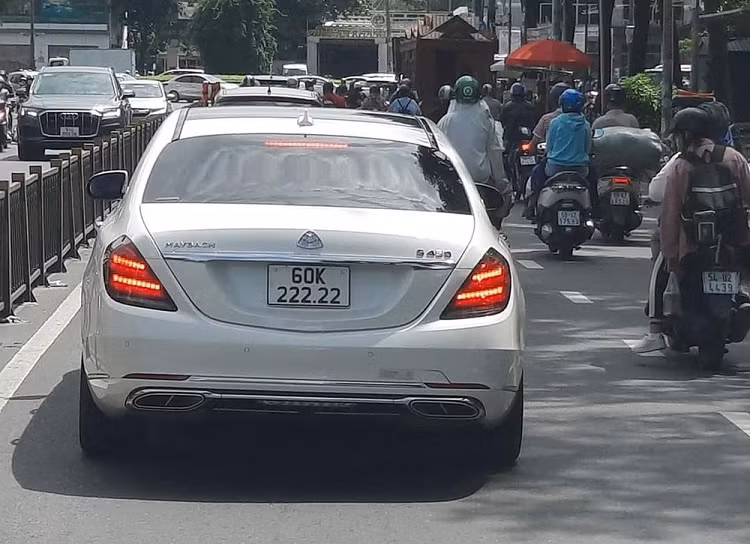 Mercedes-Maybach S450 tien ty cua dai gia Dong Nai trung bien 