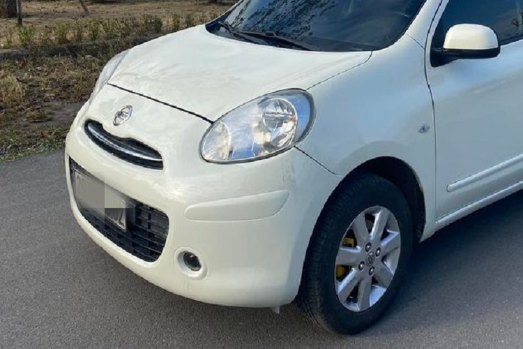  Giá xe Nissan March cũ hiện khá thấp, dao động quanh mức 240 – 300 triệu đồng cho các phiên bản 2010 – 2011, xe còn “chất” có giá bán cao hơn. Nhưng nếu so với mức giá xe mới 32.500 USD ở thời điểm năm 2010 thì có thể xem chiếc xe này là món hời với những người thích xe đô thị.