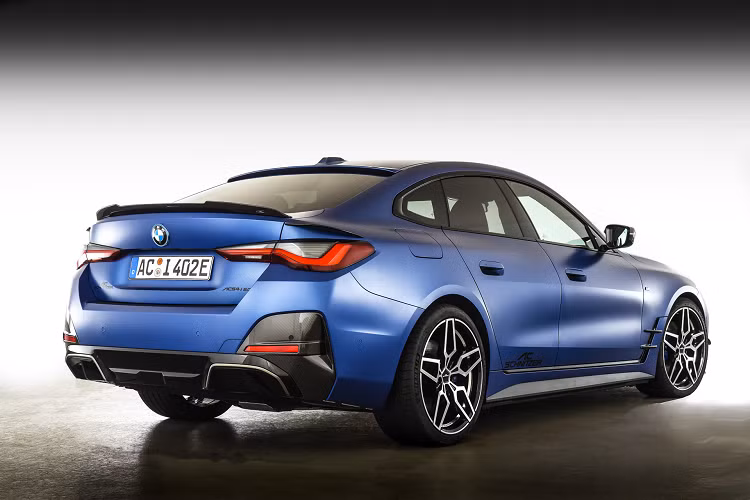 Mẫu xe điện BMW 4 độ AC Schnitzer được trang bị bộ mâm xe độ có thiết kế năm chấu AC1 với hai phong cách hoàn thiện khác nhau và kích thước 19 và 20 inch, ngoài ra xe còn có thể được trang bị bộ mâm AC4 Flow Forming với màu bạc hoặc đen.