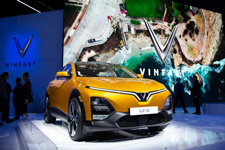 Về mặt kỹ thuật, Vinfast VF6 và VF7 cũng đã ra mắt trước đó, xuất hiện tại Paris Motor Show năm nay. Sự xuất hiện của bộ đôi này ở triển lãm Los Angeles 2022 đánh dấu sự ra mắt chính thức tại Bắc Mỹ, mặc dù VinFast không cho biết khi nào họ sẽ có mặt.