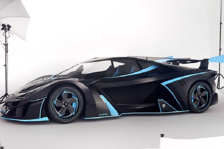 Cách đây 4 năm, Alieno đã hé lộ một số thông tin về siêu xe điện đầu tiên của mình, tên là Arcanum, sản sinh công suất từ 2.610 đến 5.221 mã lực. Đến nay, hãng lại tiếp tục phát hành những hình ảnh kỹ thuật số của dự án thứ 2 tên là Alieno Unum 5.000 mã lực.