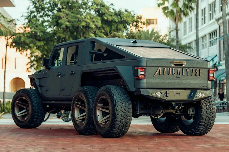 Về khả năng vận hành, dòng xe độ Apocalypse HellFire 6x6 được trang bị khối động cơ HellFire, V8, LS3, dung tích 6,2 lít, sản sinh ra công suất tối đa 501 mã lực. Bên cạnh đó, mẫu xe này cũng được trang bị động cơ siêu nạp Hellcat V8, 6.2 lít bơm ra công suất 707 mã lực. Chiếc xe về nước sử dụng trái tim đầu tiên.