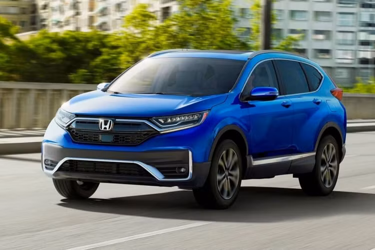  5. Honda CR-V Honda CR-V luôn là một trong những mẫu xe được khách hàng Mỹ ưa chuộng nhất. Năm 2021 cũng không phải là ngoại lệ. Trong năm qua, Honda CR-V đã đạt doanh số cộng dồn 361.271 xe, tăng 8,3%. Với thành tích này, Honda CR-V đứng thứ 5 trong tô 10 ôtô bán chạy nhất tại Mỹ năm 2021.