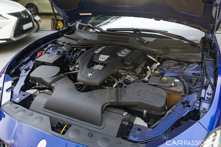 Maserati trang bị cho Ghibli một màn hình giải trí có kích thước 8,4 inch hỗ trợ radio DAB, CD / DVD, đầu đọc thẻ SD, kết nối USB, AUX, Bluetooth, Wifi, Apple Carplay và Android Auto. Bên cạnh đó, Maserati Ghibli còn có dàn âm thanh đa dạng chất lượng cao Bowers &amp; Wilkins 15 loa cho công suất 1280 watts.