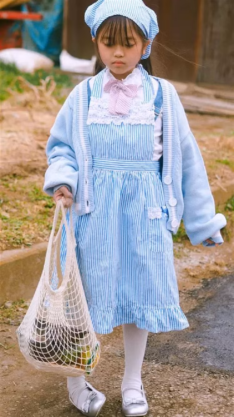 'Con gai nha nguoi ta', moi 8 tuoi da nau hang chuc mon Viet - Nhat