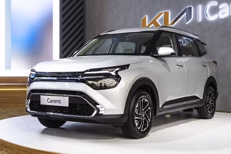 Thông tin trước đó từ phía Tổng cục Hải quan cho biết, những chiếc Kia Carens 2022 đầu tiên về Việt Nam đã xuất hiện vào tháng 5 và được nhập khẩu từ Ấn Độ, Thaco làm thủ tục thông quan.