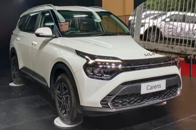 Hiện chưa rõ giá xe Kia Carens 2022 tại Việt Nam và động cơ ra sao. Trước đó, một lô xe Carens thế hệ mới đã được mang về nước với 3 tùy chọn động cơ gồm dầu diesel 1.5L và 2 động cơ xăng là 1.5L hút khí tự nhiên và 1,4L tăng áp. Đi cùng với đó là hộp số sàn 6 cấp, ly hợp kép 7 cấp hoặc hộp số tự động 6 cấp và hệ dẫn động cầu trước.