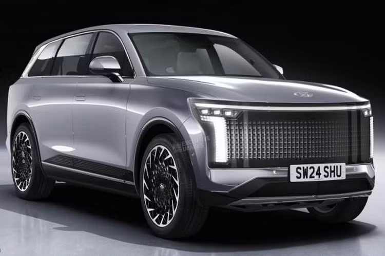 Thiết kế ngoại thất của mẫu xe SUV Hyundai Ioniq 7 được lấy cảm hứng từ 45 Concept, xe có các cụm đèn hình khối và đèn ban ngày chạy dọc. Ngoài ra, các thiết bị đặt trước đầu xe sẽ được dùng để liên lạc giữa người lái và phương tiện khác, hoặc với người đi bộ trên đường trong tương lai.