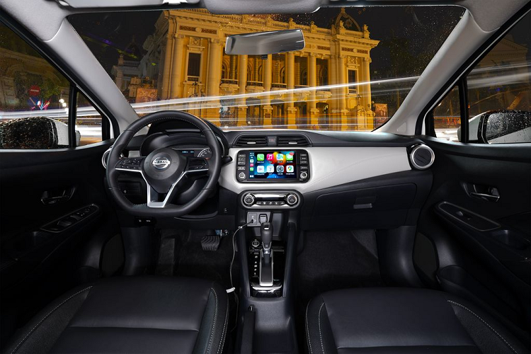 Bên cạnh đó, hệ thống cảnh báo va chạm (MOD) cũng được tích hợp trên màn hình và sẽ kích hoạt khi phát hiện vật thể di chuyển gần xe, tránh khỏi những va chạm đáng tiếc.