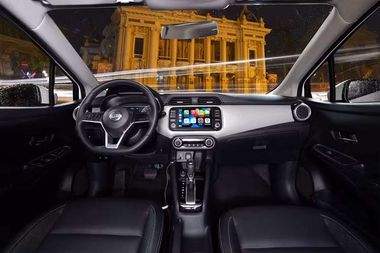 Bên cạnh đó, hệ thống cảnh báo va chạm (MOD) cũng được tích hợp trên màn hình và sẽ kích hoạt khi phát hiện vật thể di chuyển gần xe, tránh khỏi những va chạm đáng tiếc.