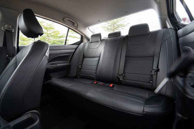 Hệ thống hỗ trợ khởi hành ngang dốc (HSA), camera lùi, hệ thống chống bó cứng phanh, hệ thống hỗ trợ lực phanh khẩn cấp, hệ thống phân bổ lực phanh điện tử, hệ thống cân bằng điện tử, hệ thống kiểm soát lực kéo, 6 túi khí: Một loạt tính năng an toàn kết hợp giúp kiểm soát tối đa hành trình, mang đến sự lựa chọn tối ưu, giúp người điều khiển tận hưởng trọn vẹn những hành trình thú vị.