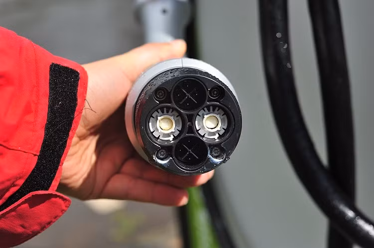 6 phich cam sac oto dien pho bien the gioi, VinFast dung loai nao?-Hinh-5