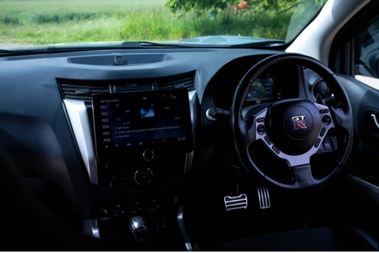 Xe sử dụng hộp số ly hợp kép đã được Dodson Motorsport điều chỉnh.